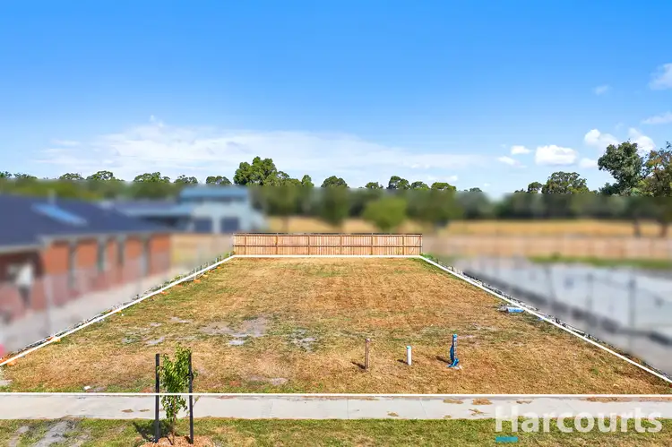 8 Kariba Crescent, Newborough VIC 3825