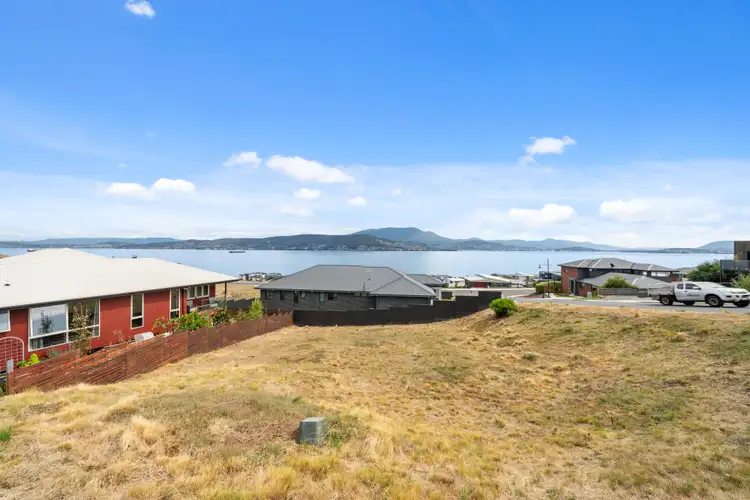 20 Cherrington Drive, Tranmere TAS 7018