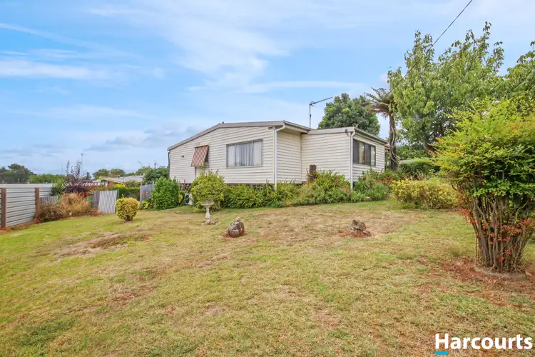11 Ritchie Street, Leongatha VIC 3953