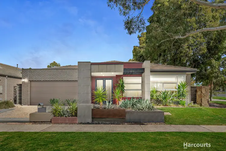 19 Nature Circuit, Cranbourne North VIC 3977