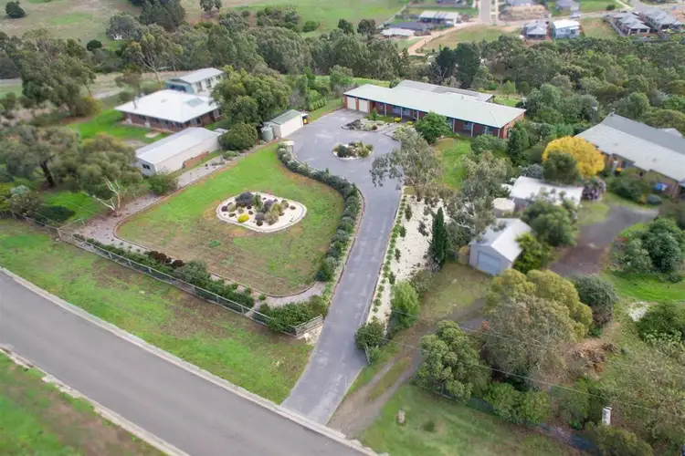 Second view of Homely house listing, 5 Glenbrae Court, Bannockburn VIC 3331