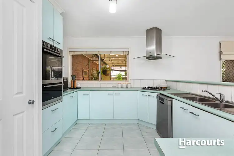 Fifth view of Homely house listing, 1 Fairleigh Court, Narre Warren VIC 3805