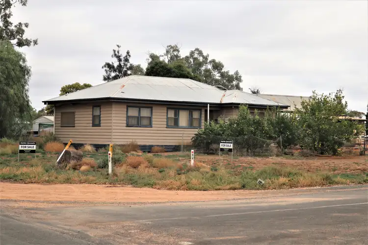 22 Mallara Street, Pooncarie NSW 2648