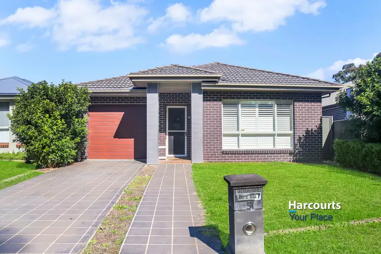 5 Cowra Place, Ropes Crossing NSW 2760