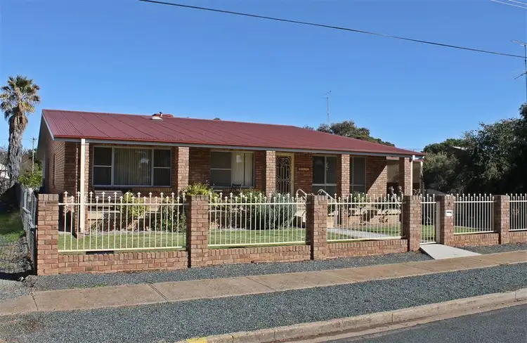 4 Brown Street, West Wyalong NSW 2671