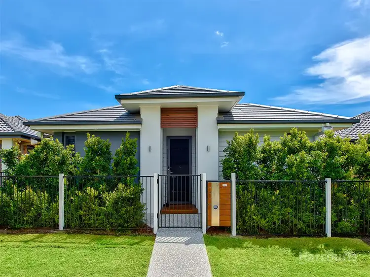 15 Watarrka Ave, Fitzgibbon QLD 4018