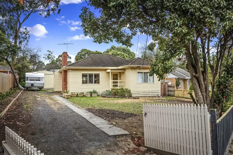 23 Rosedale Crescent, Ringwood East VIC 3135