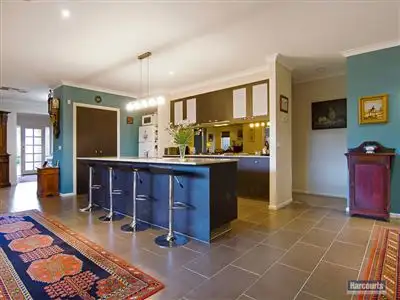 Fifth view of Homely house listing, 6 Janine Court, Drouin VIC 3818
