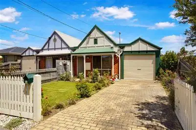 44 Glenelg Drive, Clayton South VIC 3169