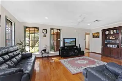 8 Hertford Place, Lalor VIC 3075