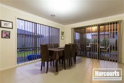 Seventh view of Homely house listing, 8 Beauchamp Way, Cranbourne East VIC 3977