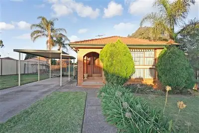 10 Emilia Close, Rosemeadow NSW 2560