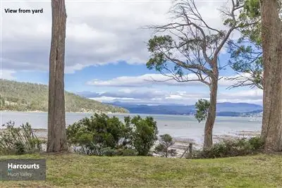 16 Challis Crescent, Deep Bay TAS 7112