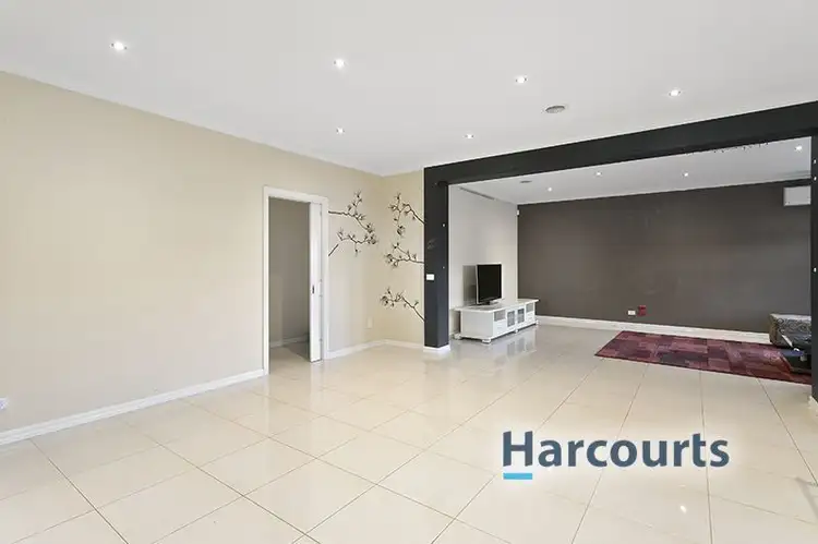 Fifth view of Homely house listing, 22 Paringa Way, Burnside VIC 3023