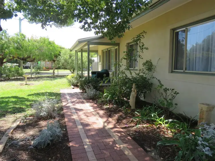 19 Sulphur St, Withers WA 6230