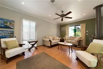 61 Aleppo Crescent, Frankston North VIC 3200