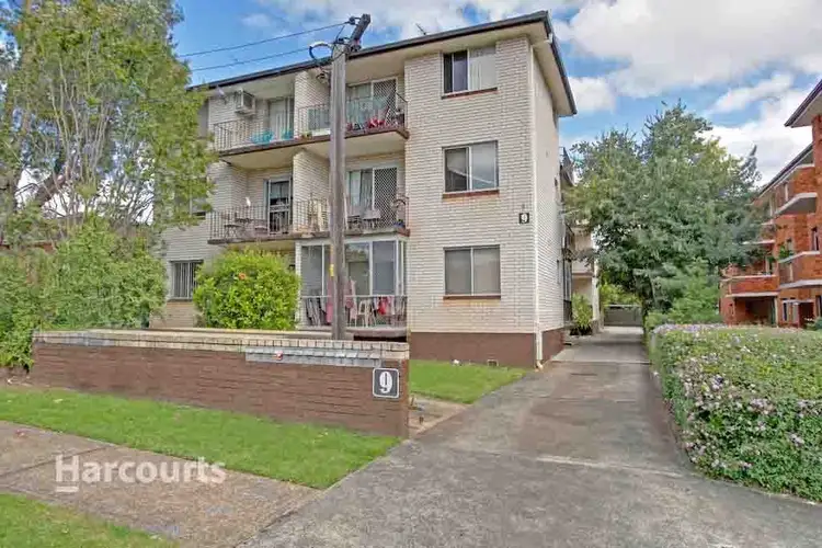 5/9 Reddall Street, Campbelltown NSW 2560