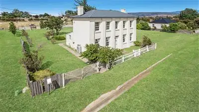 20 Pedder Street, Campbell Town TAS 7210