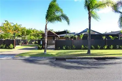 54 Newport Dr, Robina QLD 4226