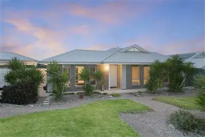 10 Thomas Way, Hallett Cove SA 5158