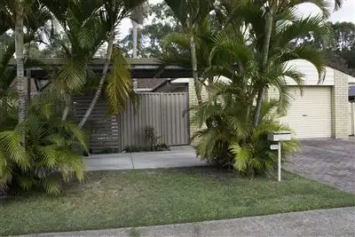 2/9 Telopea Street, Labrador QLD 4215