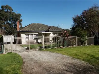 2 Myrtle Street, Alexandra VIC 3714