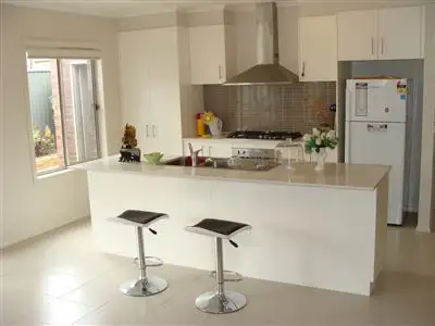 Second view of Homely house listing, 8 Botanic Court, Hamilton VIC 3300