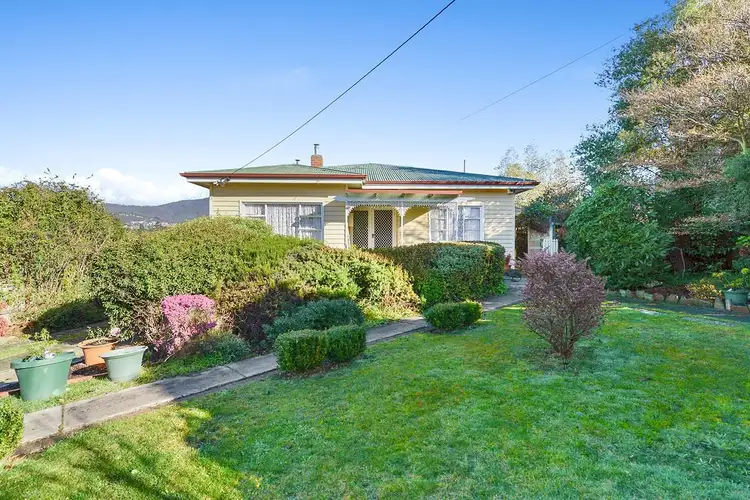 6 Amaroo Road