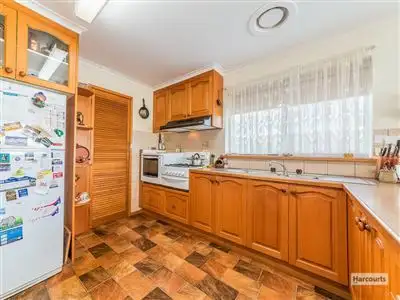 Sixth view of Homely house listing, 8 Armstrong Avenue, Drouin VIC 3818