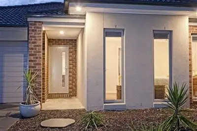 Second view of Homely house listing, 2 Bonacci Place, Langwarrin VIC 3910