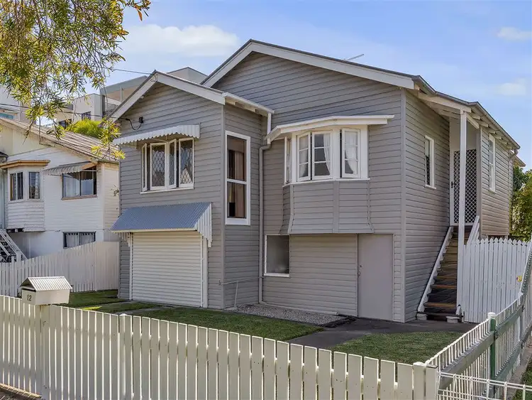 12 Manley Street, Redcliffe QLD 4020