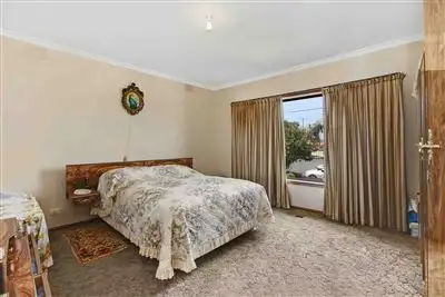 Fourth view of Homely house listing, 15 Lincoln Drive, Thomastown VIC 3074