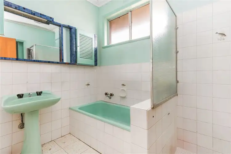Sixth view of Homely house listing, 18 Glengate Street, Hamlyn Heights VIC 3215