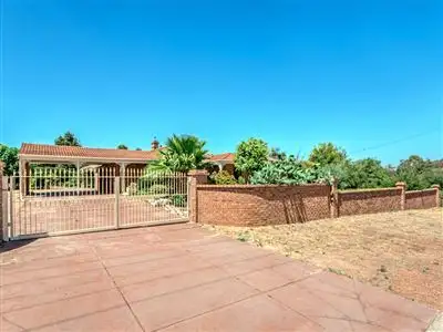 31 Cagney Way, Lesmurdie WA 6076