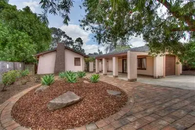 2 Grandview Ave, (adj Myrtle Bank), Urrbrae SA 5064