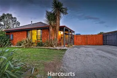 6 Bridle Place, Pakenham VIC 3810