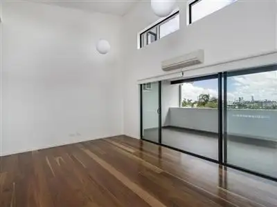 Third view of Homely unit listing, 8/7 Ivanhoe Street, Annerley QLD 4103