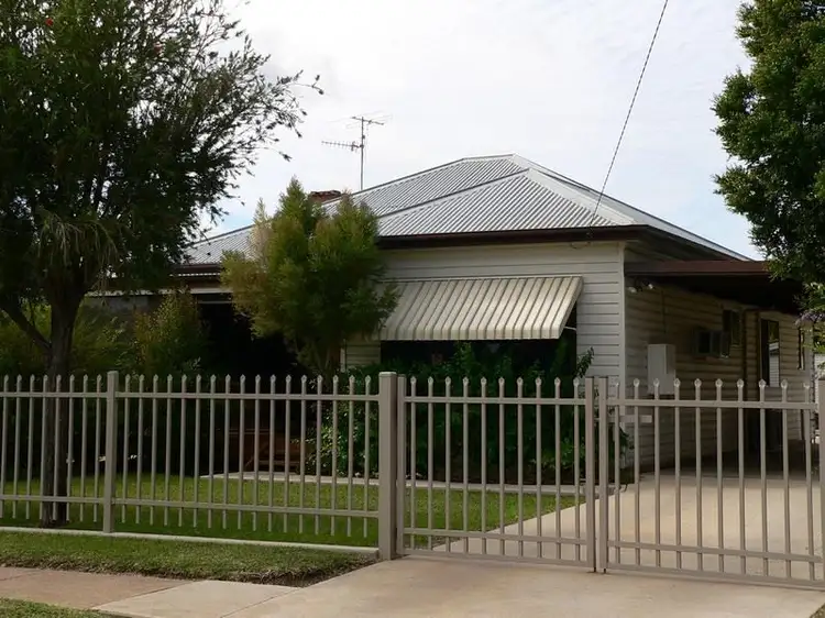 24 Tarcoon Street, Bourke NSW 2840