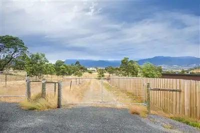 90 Braeview Drive, Old Beach TAS 7017