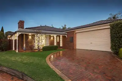 11 Larter Court, Wantirna South VIC 3152