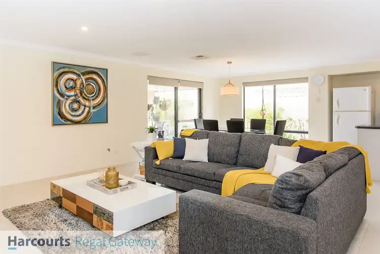 17 Jewel Gardens, Hammond Park WA 6164