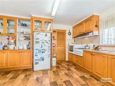 Seventh view of Homely house listing, 8 Armstrong Avenue, Drouin VIC 3818