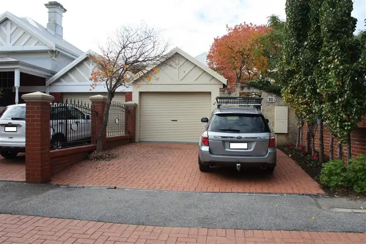 20A Moss Street