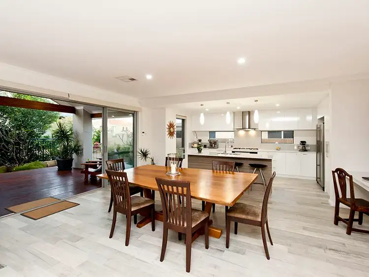 8 Sunset View, Wannanup WA 6210