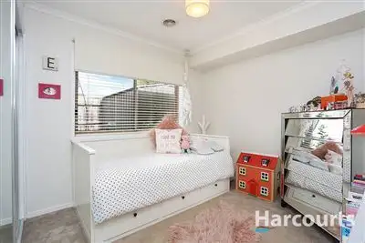 Seventh view of Homely house listing, 2 Swan Court, Thomastown VIC 3074