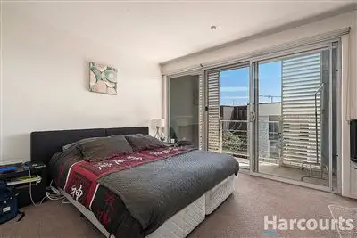 Fifth view of Homely house listing, 7 Poinsettia Court, Bundoora VIC 3083