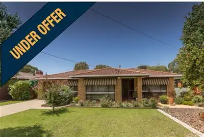 560 Iluka Crescent, Lavington NSW 2641