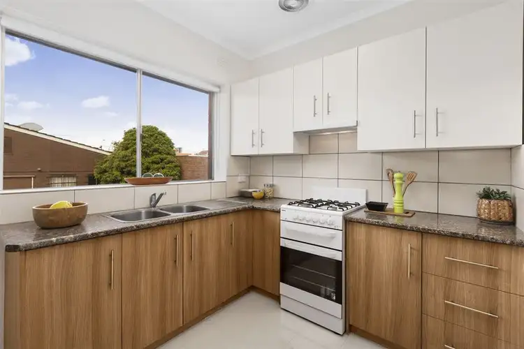 Fifth view of Homely apartment listing, 6/2 Hutton Street, Thornbury VIC 3071