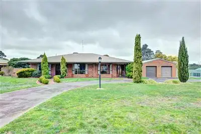 100 Sunraysia Drive, Mitchell Park VIC 3355