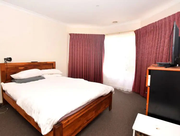 Sixth view of Homely house listing, 10 Murilla Crescent, Wangaratta VIC 3677